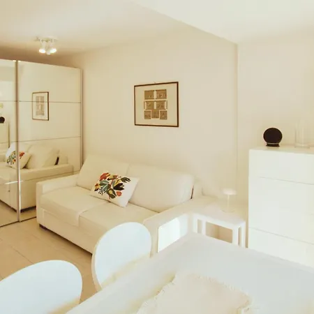 Le Des Deux Frontieres Apartman Beausoleil